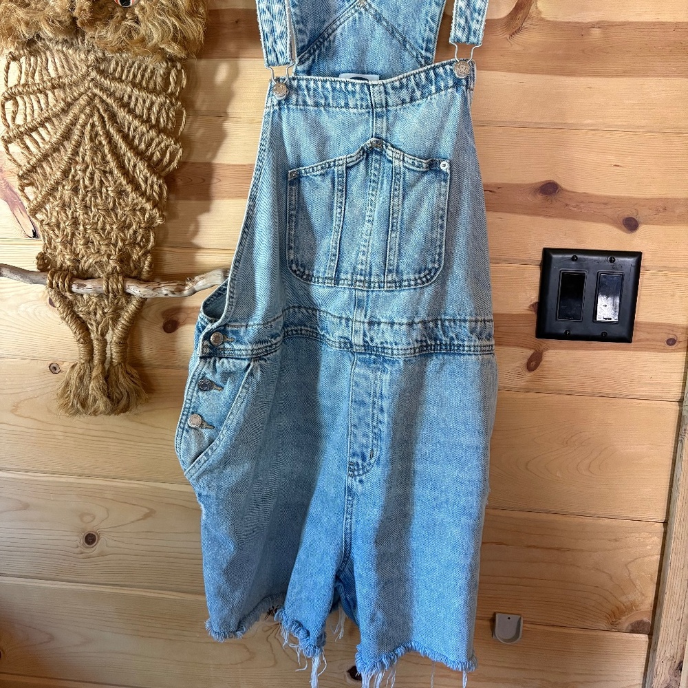 Old Navy Light Distressed Denim Shortalls - Size 18